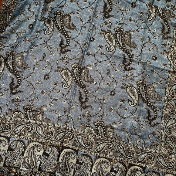Pashmina & Silk paisley scarf/wrap. NWOT - Picture 4 of 5